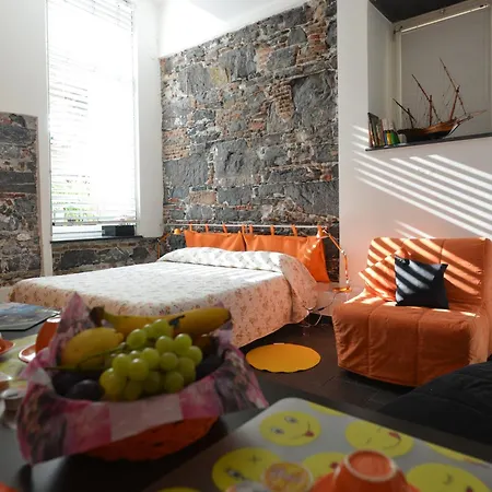 Bed & Breakfast Dell'acquario Genoa